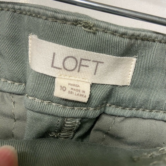 LOFT MARISSA GREEN SHORTS. SIZE 10. EUC. - Picture 3 of 5